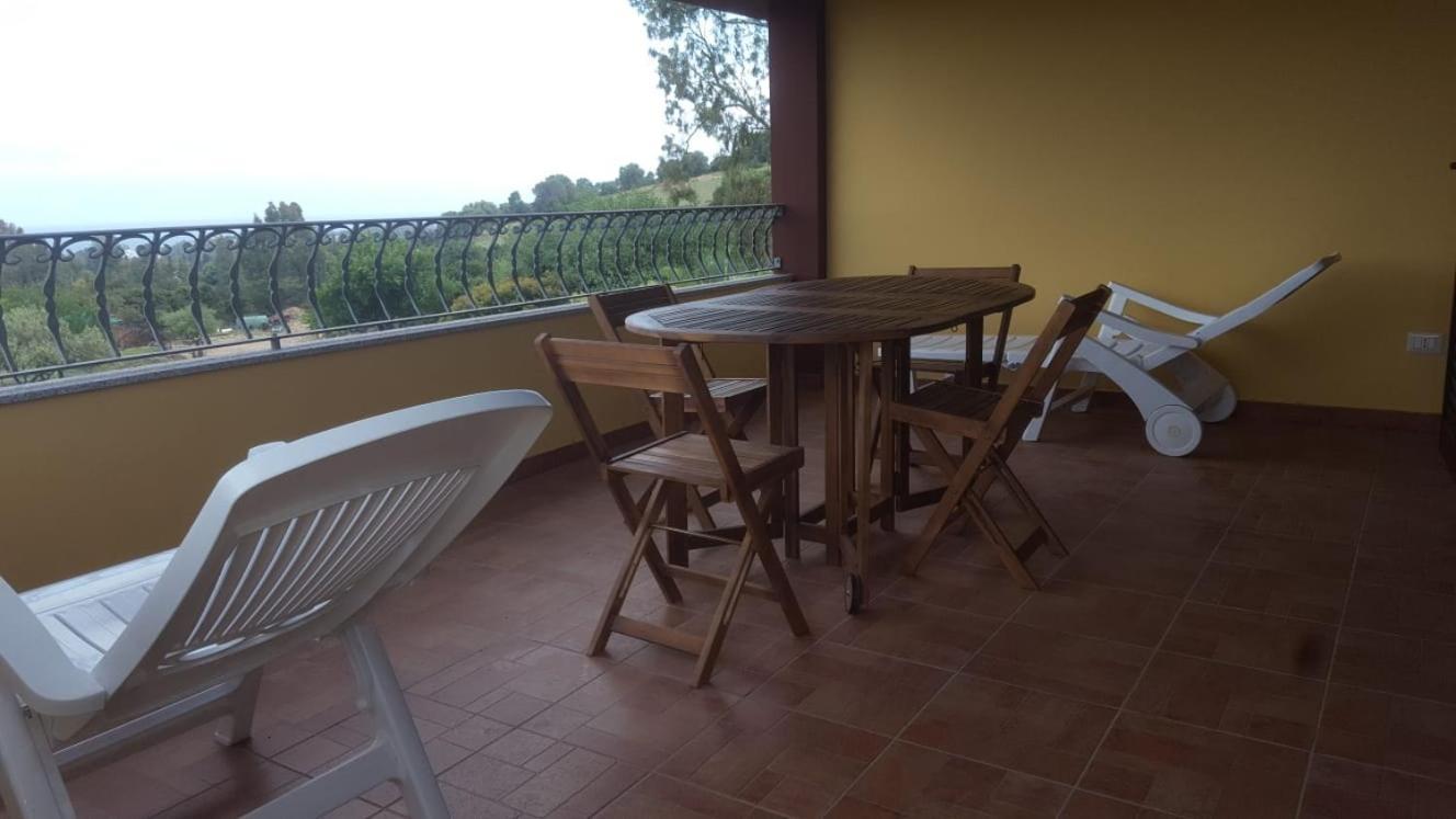 Appartamento In Splendido E Riservato Villaggio, Marina Di Tertenìa Εξωτερικό φωτογραφία